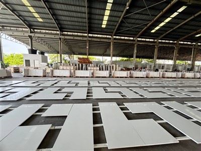 Meja Kuarsa Putih Murni